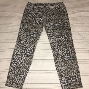 On trend comfortable skinny jean!